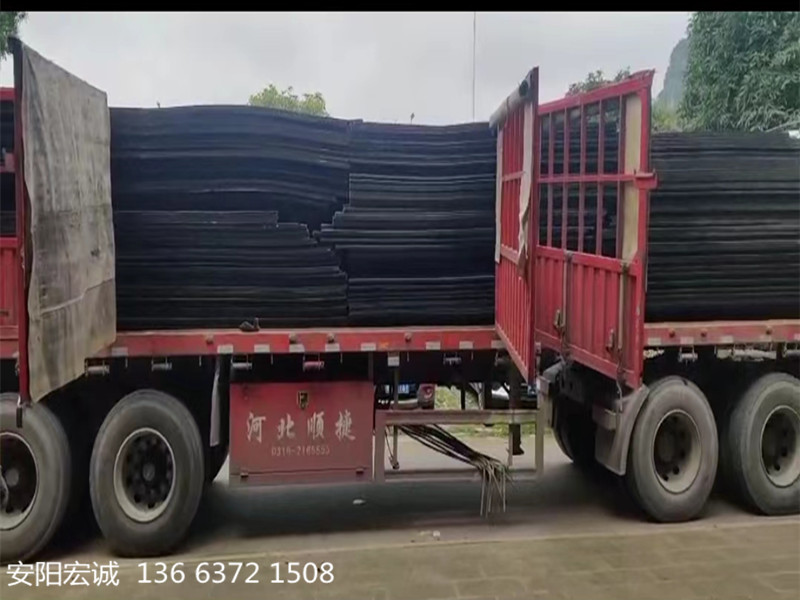 安陽(yáng)宏誠(chéng): 抗沖擊力的高密度聚乙烯板