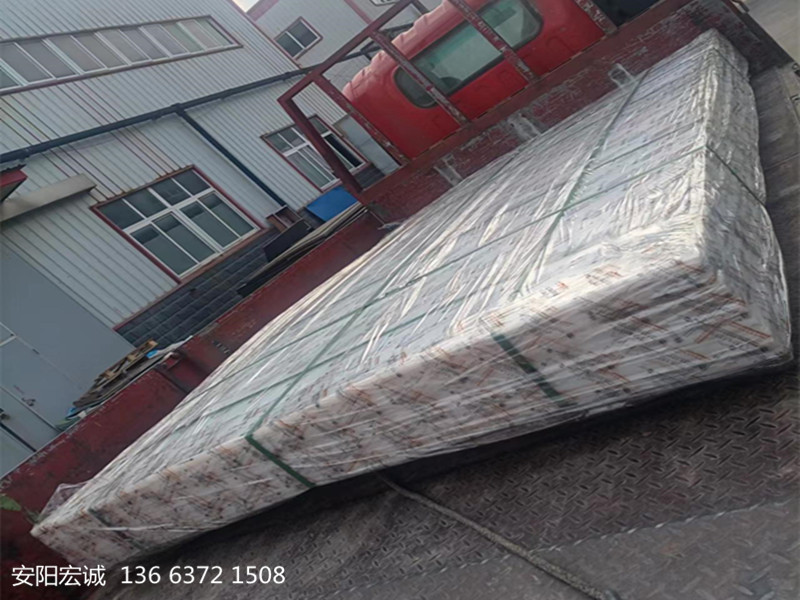 安陽(yáng)宏誠(chéng)：超高分子量聚乙烯襯板的特點(diǎn)